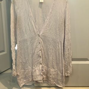 White long sleeve tunic top